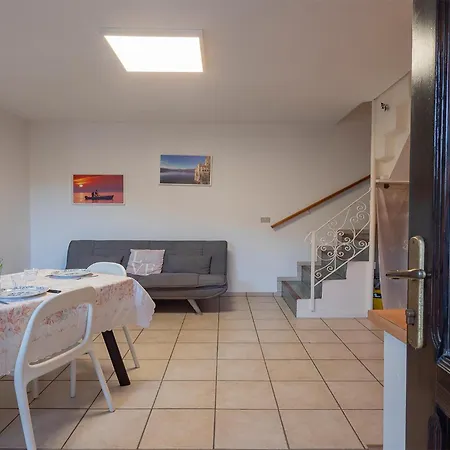 1 Bedroom Gorgeous In Feriehus Baveno