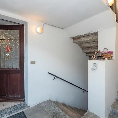 1 Bedroom Gorgeous In Baveno