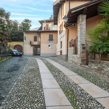 1 Bedroom Gorgeous In Hébergement de vacances Baveno