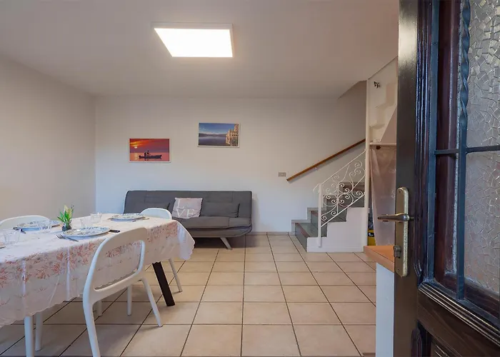 1 Bedroom Gorgeous In Vakantiehuis Baveno