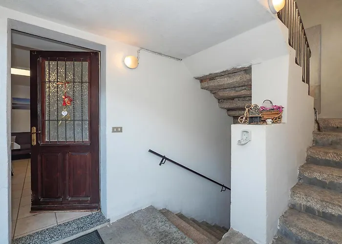 1 Bedroom Gorgeous In Baveno
